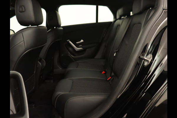 Mercedes-Benz CLA-Klasse Shooting Brake 250 e AMG Line | Half Leder | Carplay | Stoelverwarming | Camera | LED | Navigatie | Adaptive Cruise
