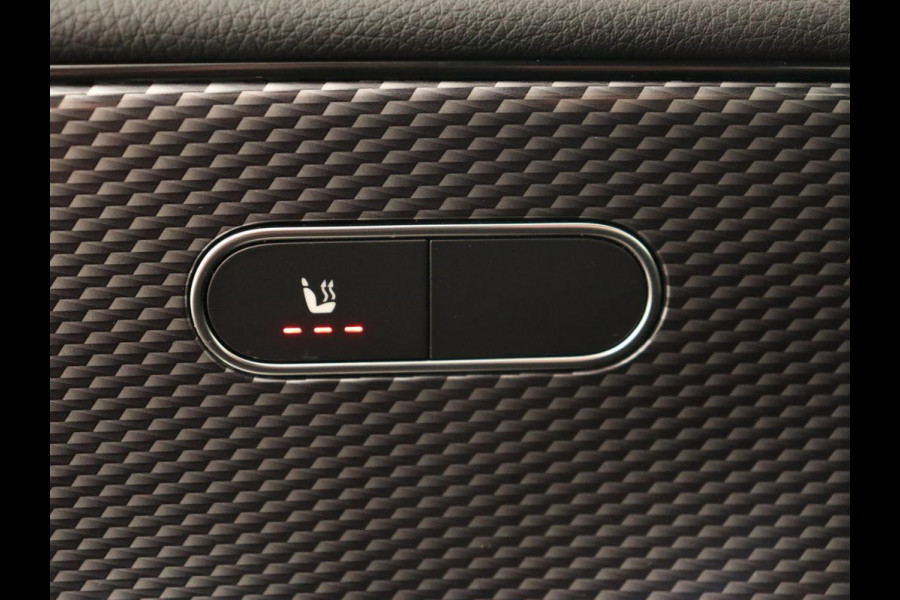 Mercedes-Benz CLA-Klasse Shooting Brake 250 e AMG Line | Half Leder | Carplay | Stoelverwarming | Camera | LED | Navigatie | Adaptive Cruise