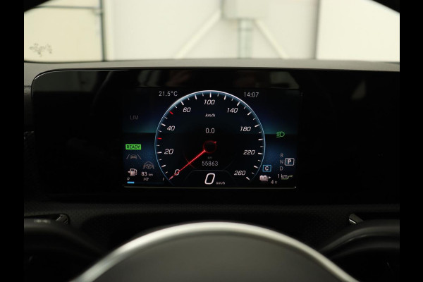 Mercedes-Benz CLA-Klasse Shooting Brake 250 e AMG Line | Half Leder | Carplay | Stoelverwarming | Camera | LED | Navigatie | Adaptive Cruise