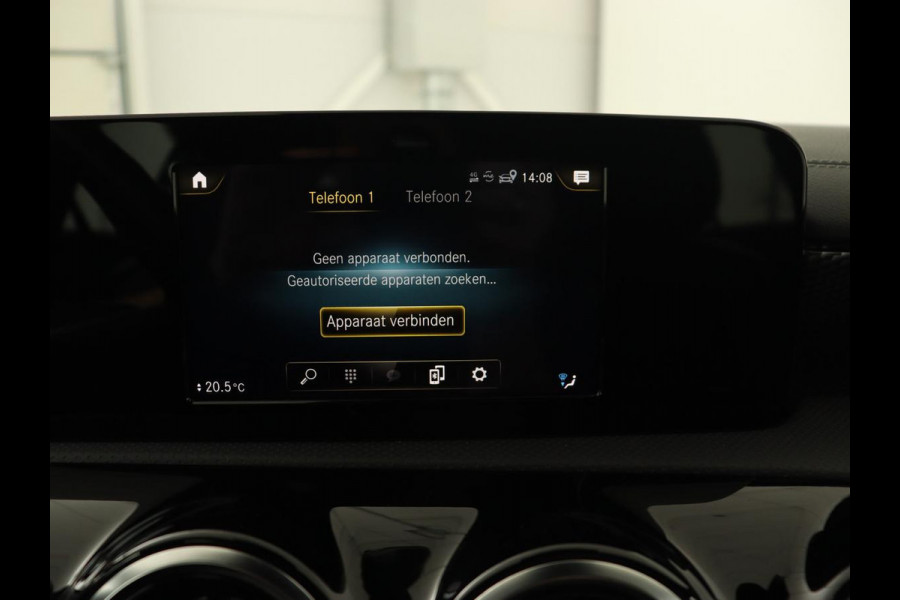 Mercedes-Benz CLA-Klasse Shooting Brake 250 e AMG Line | Half Leder | Carplay | Stoelverwarming | Camera | LED | Navigatie | Adaptive Cruise