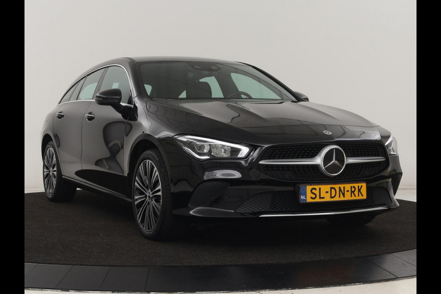 Mercedes-Benz CLA-Klasse Shooting Brake 250 e AMG Line | Half Leder | Carplay | Stoelverwarming | Camera | LED | Navigatie | Adaptive Cruise