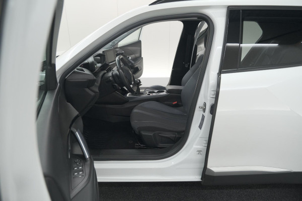 Peugeot 2008 PureTech 130 Allure | Camera | Adaptieve Cruise Control | Stoelverwarming Peugeot 2008 PureTech 130 Allure | Camera | Adaptieve Cruise Control | Stoelverwarming