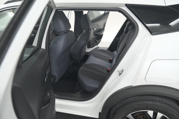 Peugeot 2008 PureTech 130 Allure | Camera | Adaptieve Cruise Control | Stoelverwarming Peugeot 2008 PureTech 130 Allure | Camera | Adaptieve Cruise Control | Stoelverwarming