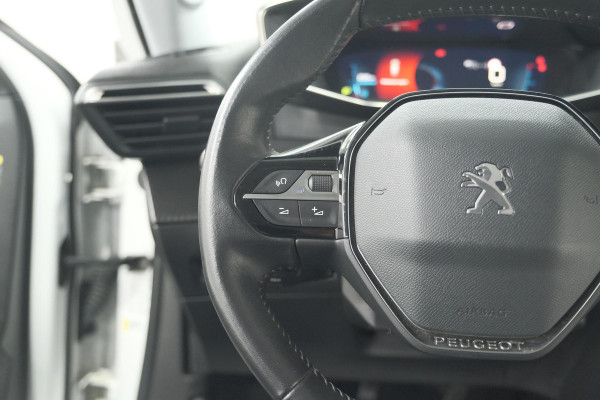Peugeot 2008 PureTech 130 Allure | Camera | Adaptieve Cruise Control | Stoelverwarming Peugeot 2008 PureTech 130 Allure | Camera | Adaptieve Cruise Control | Stoelverwarming