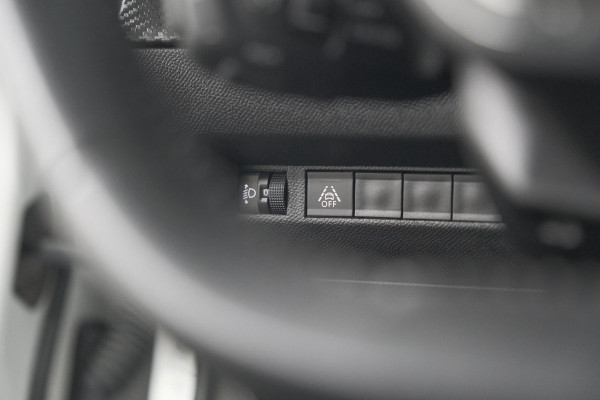 Peugeot 2008 PureTech 130 Allure | Camera | Adaptieve Cruise Control | Stoelverwarming Peugeot 2008 PureTech 130 Allure | Camera | Adaptieve Cruise Control | Stoelverwarming