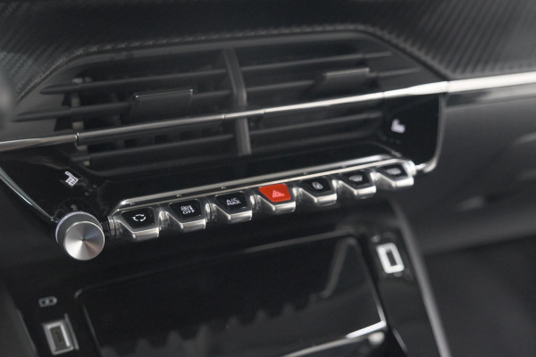 Peugeot 2008 PureTech 130 Allure | Camera | Adaptieve Cruise Control | Stoelverwarming Peugeot 2008 PureTech 130 Allure | Camera | Adaptieve Cruise Control | Stoelverwarming