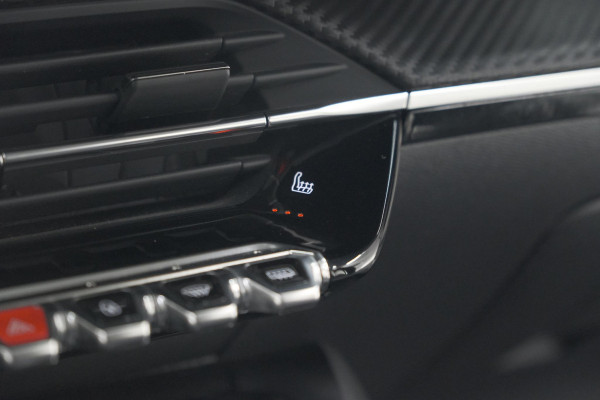 Peugeot 2008 PureTech 130 Allure | Camera | Adaptieve Cruise Control | Stoelverwarming Peugeot 2008 PureTech 130 Allure | Camera | Adaptieve Cruise Control | Stoelverwarming