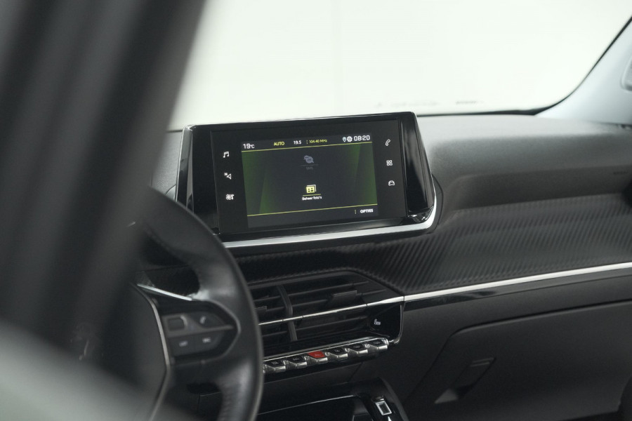 Peugeot 2008 PureTech 130 Allure | Camera | Adaptieve Cruise Control | Stoelverwarming Peugeot 2008 PureTech 130 Allure | Camera | Adaptieve Cruise Control | Stoelverwarming