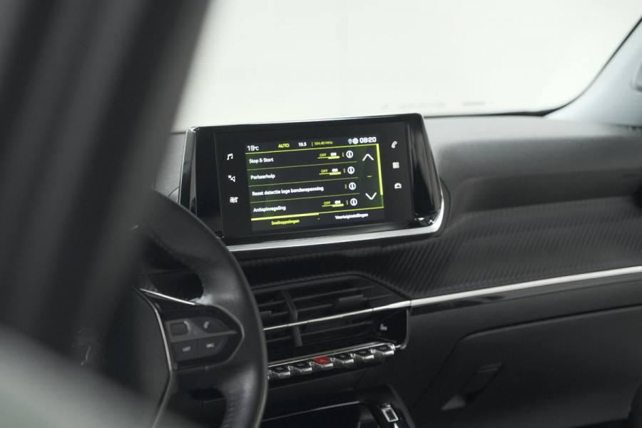Peugeot 2008 PureTech 130 Allure | Camera | Adaptieve Cruise Control | Stoelverwarming Peugeot 2008 PureTech 130 Allure | Camera | Adaptieve Cruise Control | Stoelverwarming