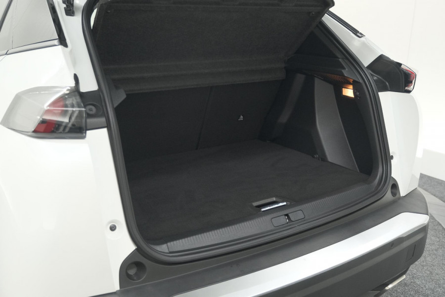 Peugeot 2008 PureTech 130 Allure | Camera | Adaptieve Cruise Control | Stoelverwarming Peugeot 2008 PureTech 130 Allure | Camera | Adaptieve Cruise Control | Stoelverwarming