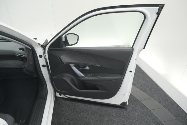 Peugeot 2008 PureTech 130 Allure | Camera | Adaptieve Cruise Control | Stoelverwarming Peugeot 2008 PureTech 130 Allure | Camera | Adaptieve Cruise Control | Stoelverwarming