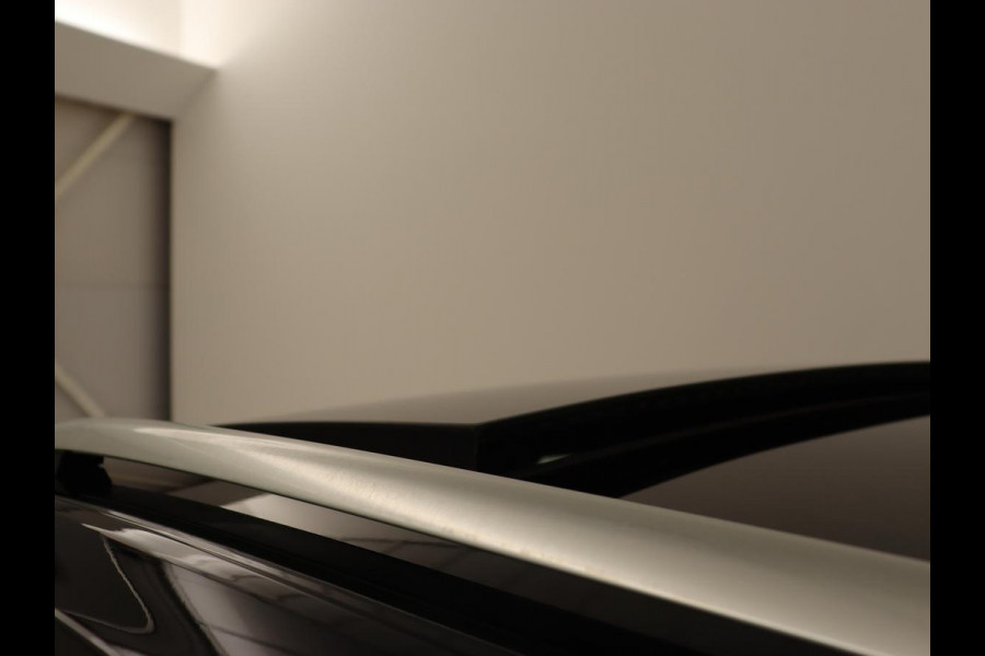 Volkswagen T-Roc 1.5 TSI Sport | Panoramadak | Carplay | Adaptive cruise | Camera | Afneembare Trekhaak | Navigatie | Active Info Display Volkswagen T-Roc 1.5 TSI Sport | Panoramadak | Carplay | Adaptive cruise | Camera | Afneembare Trekhaak | Navigatie | Active Info Display