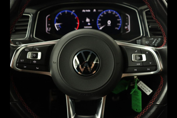 Volkswagen T-Roc 1.5 TSI Sport | Panoramadak | Carplay | Adaptive cruise | Camera | Afneembare Trekhaak | Navigatie | Active Info Display Volkswagen T-Roc 1.5 TSI Sport | Panoramadak | Carplay | Adaptive cruise | Camera | Afneembare Trekhaak | Navigatie | Active Info Display