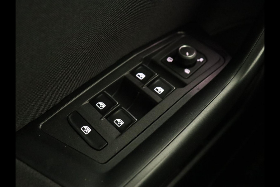 Volkswagen T-Roc 1.5 TSI Sport | Panoramadak | Carplay | Adaptive cruise | Camera | Afneembare Trekhaak | Navigatie | Active Info Display Volkswagen T-Roc 1.5 TSI Sport | Panoramadak | Carplay | Adaptive cruise | Camera | Afneembare Trekhaak | Navigatie | Active Info Display