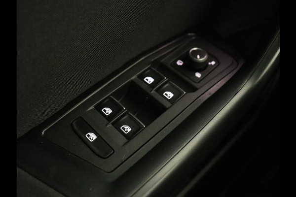 Volkswagen T-Roc 1.5 TSI Sport | Panoramadak | Carplay | Adaptive cruise | Camera | Afneembare Trekhaak | Navigatie | Active Info Display Volkswagen T-Roc 1.5 TSI Sport | Panoramadak | Carplay | Adaptive cruise | Camera | Afneembare Trekhaak | Navigatie | Active Info Display