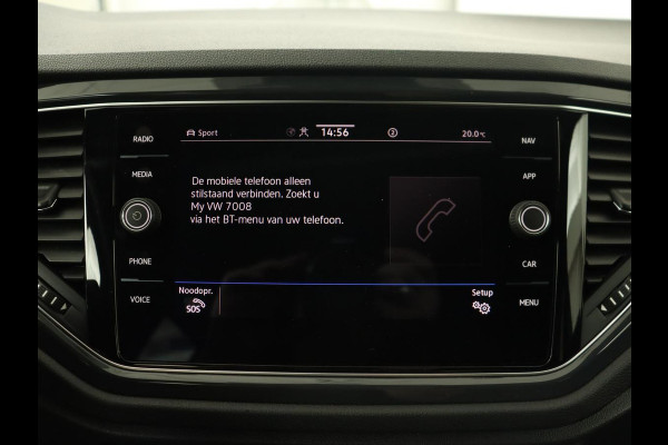 Volkswagen T-Roc 1.5 TSI Sport | Panoramadak | Carplay | Adaptive cruise | Camera | Afneembare Trekhaak | Navigatie | Active Info Display Volkswagen T-Roc 1.5 TSI Sport | Panoramadak | Carplay | Adaptive cruise | Camera | Afneembare Trekhaak | Navigatie | Active Info Display