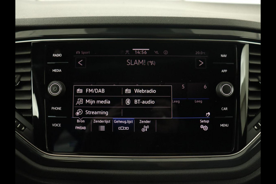Volkswagen T-Roc 1.5 TSI Sport | Panoramadak | Carplay | Adaptive cruise | Camera | Afneembare Trekhaak | Navigatie | Active Info Display Volkswagen T-Roc 1.5 TSI Sport | Panoramadak | Carplay | Adaptive cruise | Camera | Afneembare Trekhaak | Navigatie | Active Info Display