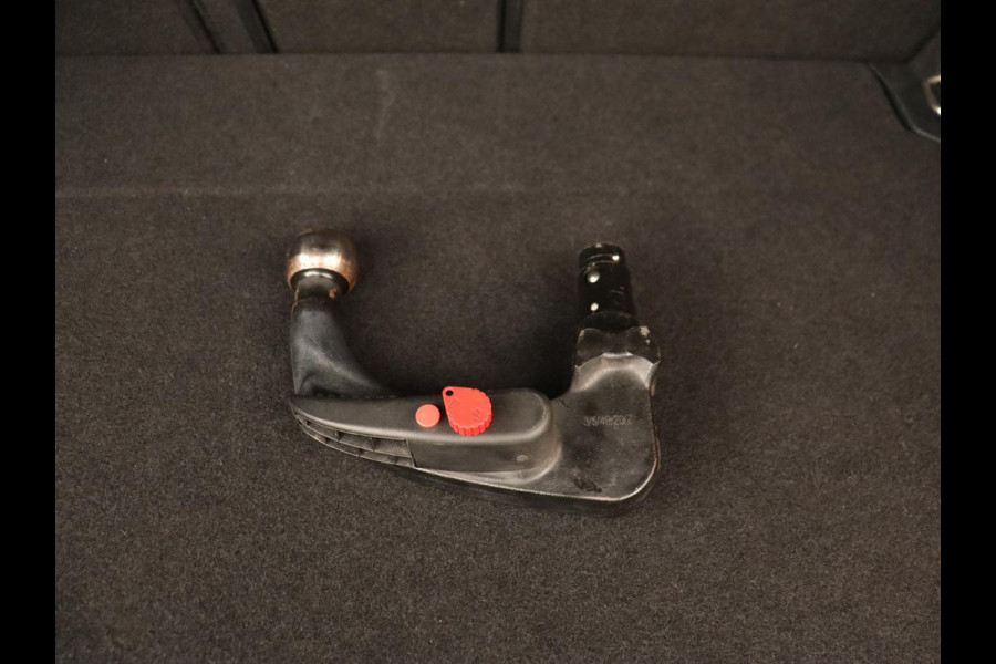 Volkswagen T-Roc 1.5 TSI Sport | Panoramadak | Carplay | Adaptive cruise | Camera | Afneembare Trekhaak | Navigatie | Active Info Display Volkswagen T-Roc 1.5 TSI Sport | Panoramadak | Carplay | Adaptive cruise | Camera | Afneembare Trekhaak | Navigatie | Active Info Display