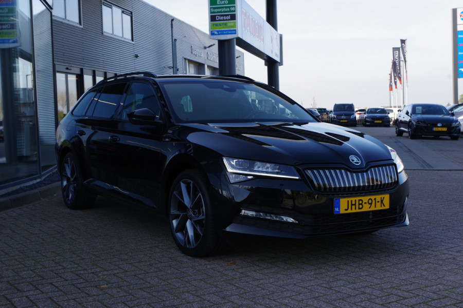 Škoda Superb Combi 1.4 TSI iV 218 PK Sportline Business PHEV, Keyless, Uitklapbare Trekhaak, Carplay, Memory, 4 Stoelverwarming