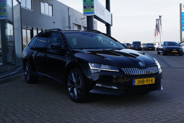 Škoda Superb Combi 1.4 TSI iV 218 PK Sportline Business PHEV, Keyless, Uitklapbare Trekhaak, Carplay, Memory, 4 Stoelverwarming