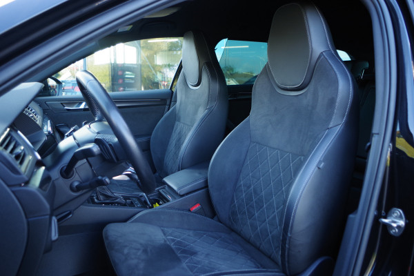 Škoda Superb Combi 1.4 TSI iV 218 PK Sportline Business PHEV, Keyless, Uitklapbare Trekhaak, Carplay, Memory, 4 Stoelverwarming