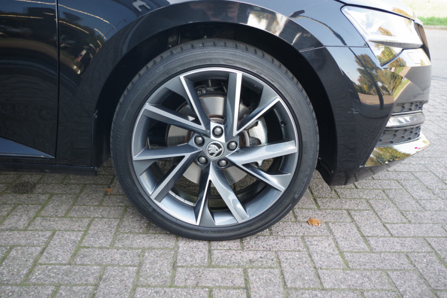 Škoda Superb Combi 1.4 TSI iV 218 PK Sportline Business PHEV, Keyless, Uitklapbare Trekhaak, Carplay, Memory, 4 Stoelverwarming