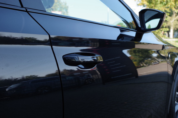 Škoda Superb Combi 1.4 TSI iV 218 PK Sportline Business PHEV, Keyless, Uitklapbare Trekhaak, Carplay, Memory, 4 Stoelverwarming