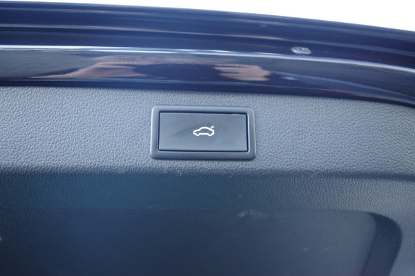 Škoda Superb Combi 1.4 TSI iV 218 PK Sportline Business PHEV, Keyless, Uitklapbare Trekhaak, Carplay, Memory, 4 Stoelverwarming