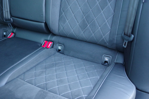 Škoda Superb Combi 1.4 TSI iV 218 PK Sportline Business PHEV, Keyless, Uitklapbare Trekhaak, Carplay, Memory, 4 Stoelverwarming