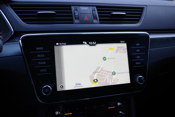 Škoda Superb Combi 1.4 TSI iV 218 PK Sportline Business PHEV, Keyless, Uitklapbare Trekhaak, Carplay, Memory, 4 Stoelverwarming