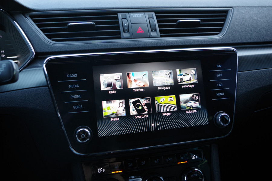 Škoda Superb Combi 1.4 TSI iV 218 PK Sportline Business PHEV, Keyless, Uitklapbare Trekhaak, Carplay, Memory, 4 Stoelverwarming