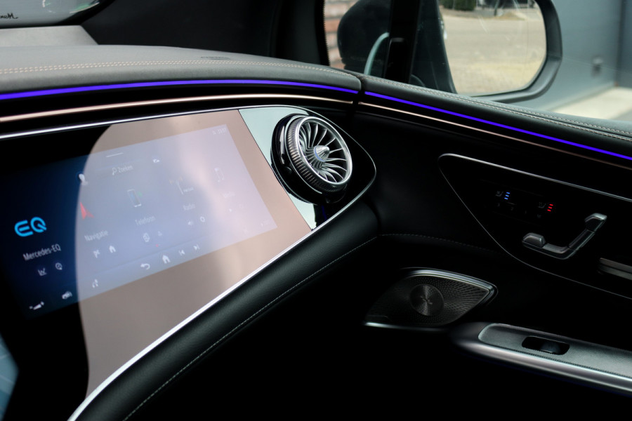 Mercedes-Benz EQE SUV 350 4MATIC AMG Line 91 kWh | ex BTW €65.600,- | Hyperscreen | Airmatic | Achterasbesturing | Distronic+ | Memory | Stoelventilatie | HUD | Burmester | Digital Light | Panoramadak | Surround Camera |
