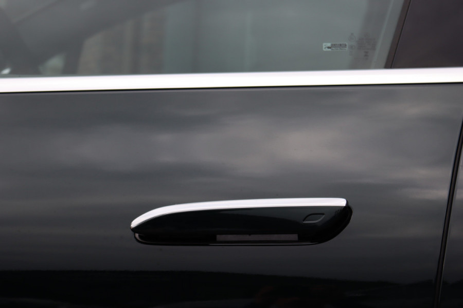 Mercedes-Benz EQE SUV 350 4MATIC AMG Line 91 kWh | ex BTW €65.600,- | Hyperscreen | Airmatic | Achterasbesturing | Distronic+ | Memory | Stoelventilatie | HUD | Burmester | Digital Light | Panoramadak | Surround Camera |