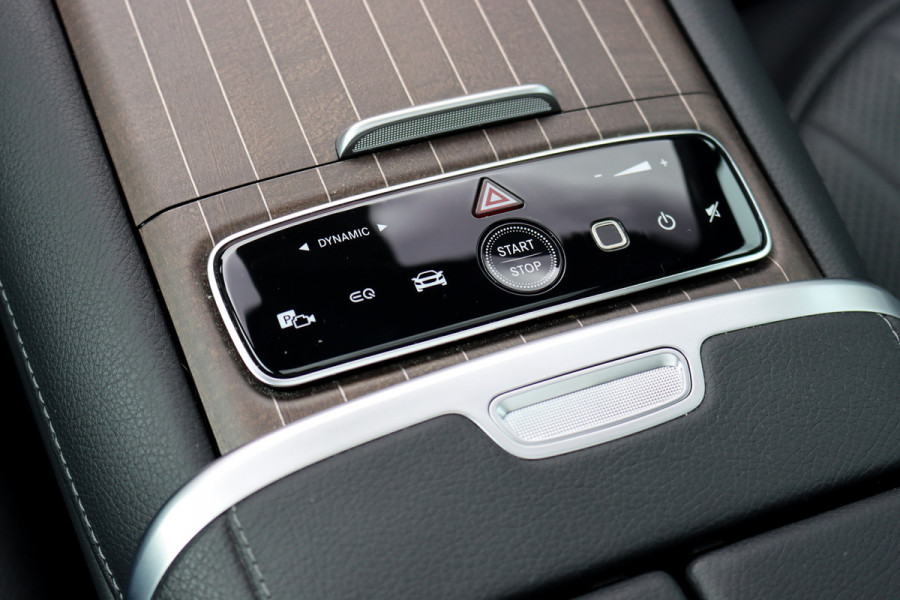 Mercedes-Benz EQE SUV 350 4MATIC AMG Line 91 kWh | ex BTW €65.600,- | Hyperscreen | Airmatic | Achterasbesturing | Distronic+ | Memory | Stoelventilatie | HUD | Burmester | Digital Light | Panoramadak | Surround Camera |