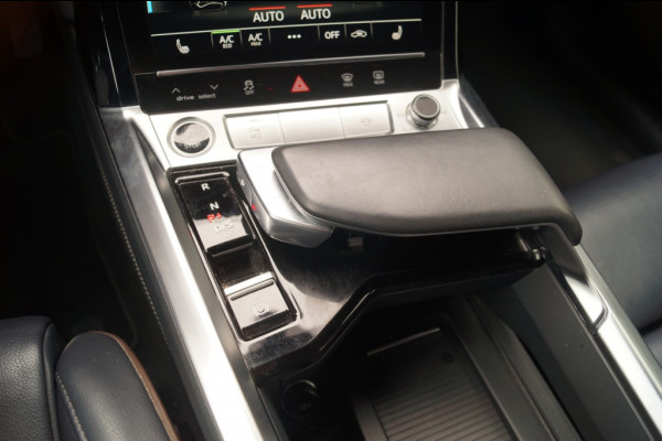 Audi e-tron 50 Quattro 71kWh S-Line Edition -PANO-LEER-ECC-
