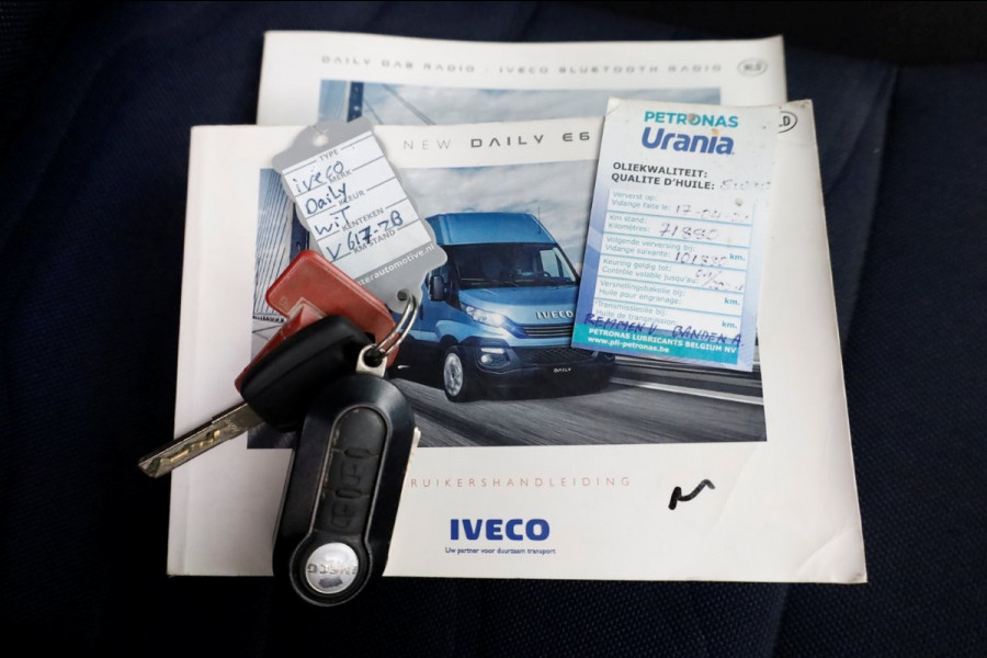 Iveco Daily 40C18 3.0 180pk D.C. Bakwagen met laadklep 1000kg en schuifzeilen 04-2019