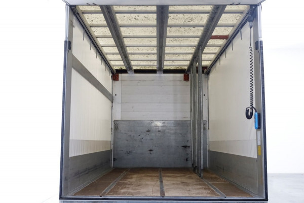 Iveco Daily 40C18 3.0 180pk D.C. Bakwagen met laadklep 1000kg en schuifzeilen 04-2019