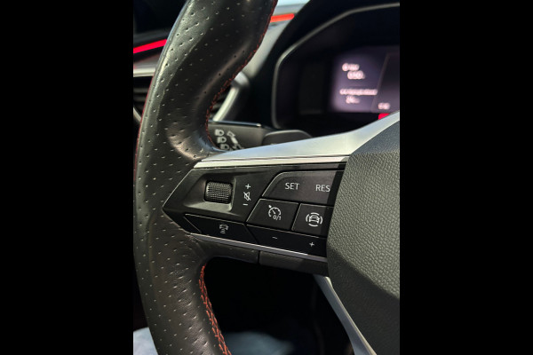 Seat Leon Sportstourer 1.5 eTSI FR Business Intense Navi | Clima | Camera | Trekhaak