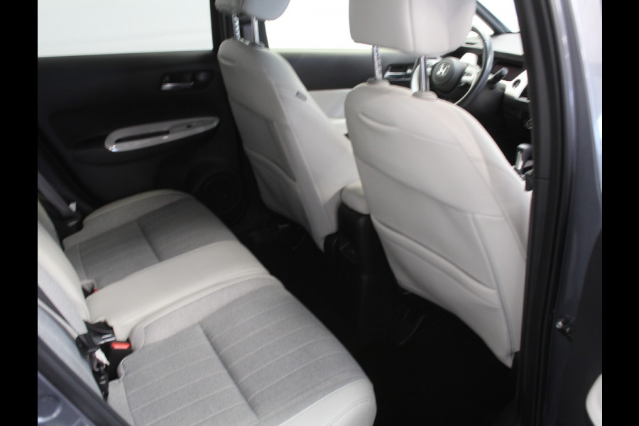 Honda Jazz 1.5 e:HEV Executive CAMERA | CARPLAY | ADAPCRUISE | LMV16 | NAVI | DAB | LED | PDC | STOELVERW Honda Jazz 1.5 e:HEV Executive CAMERA | CARPLAY | ADAPCRUISE | LMV16 | NAVI | DAB | LED | PDC | STOELVERW