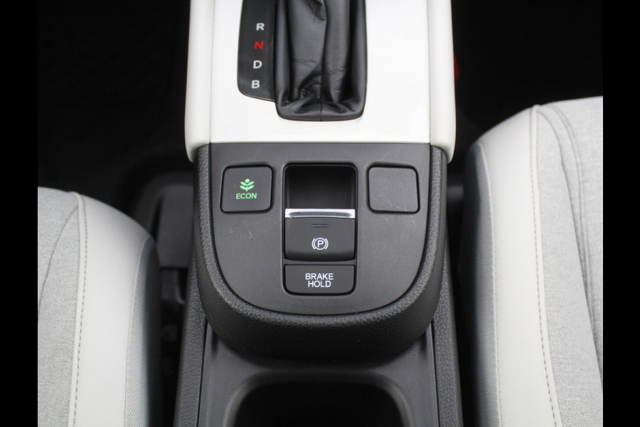 Honda Jazz 1.5 e:HEV Executive CAMERA | CARPLAY | ADAPCRUISE | LMV16 | NAVI | DAB | LED | PDC | STOELVERW Honda Jazz 1.5 e:HEV Executive CAMERA | CARPLAY | ADAPCRUISE | LMV16 | NAVI | DAB | LED | PDC | STOELVERW