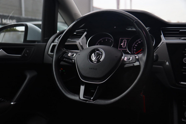 Volkswagen Touran 1.4 TSI 7p / PANODAK / ADAPT CRUISE / TREKHAAK ELEK / CAMERA Volkswagen Touran 1.4 TSI 7p / PANODAK / ADAPT CRUISE / TREKHAAK ELEK / CAMERA