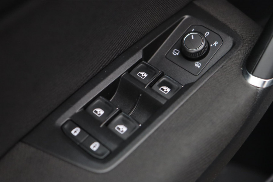 Volkswagen Touran 1.4 TSI 7p / PANODAK / ADAPT CRUISE / TREKHAAK ELEK / CAMERA Volkswagen Touran 1.4 TSI 7p / PANODAK / ADAPT CRUISE / TREKHAAK ELEK / CAMERA