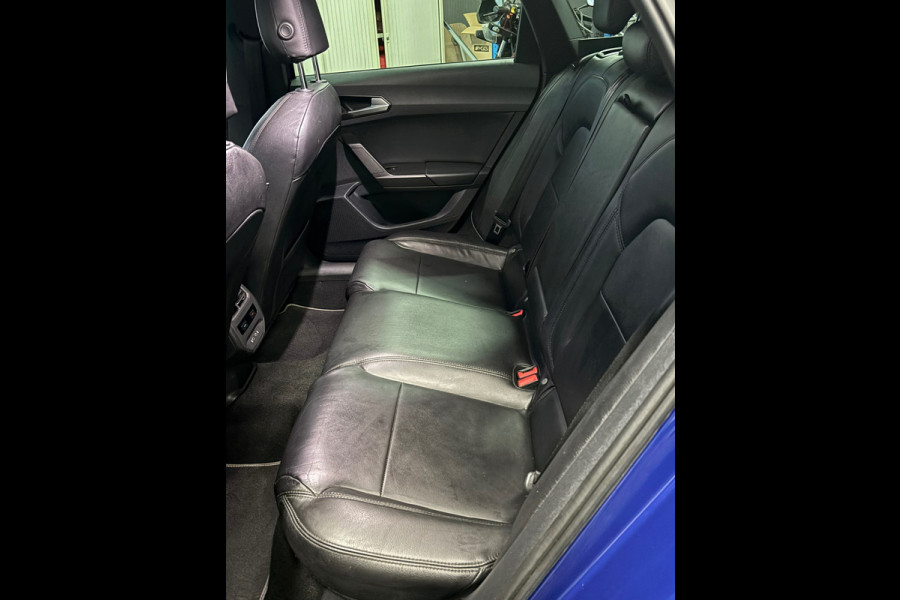 Seat Leon Sportstourer 1.5 eTSI FR Business Intense Navi | Clima | Camera | Trekhaak