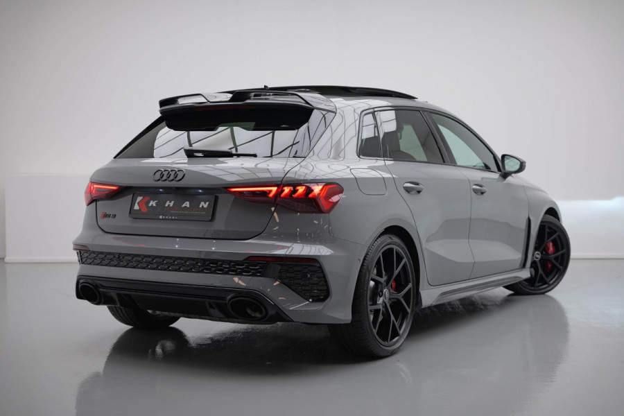 Audi RS3 Sportback 2.5 TFSI Quattro |Pano|Massage|Ceramic|Carbon|Memory|VOLL| Audi RS3 Sportback 2.5 TFSI Quattro |Pano|Massage|Ceramic|Carbon|Memory|VOLL|