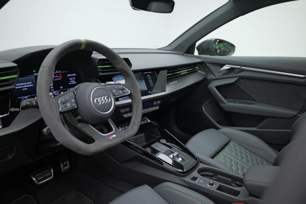 Audi RS3 Sportback 2.5 TFSI Quattro |Pano|Massage|Ceramic|Carbon|Memory|VOLL| Audi RS3 Sportback 2.5 TFSI Quattro |Pano|Massage|Ceramic|Carbon|Memory|VOLL|