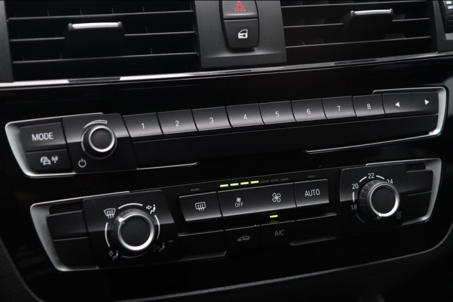 BMW 1-serie 116i Edition M Sport Shadow / LEDER / NAVI / PDC / KEURIGE AUTO BMW 1-serie 116i Edition M Sport Shadow / LEDER / NAVI / PDC / KEURIGE AUTO