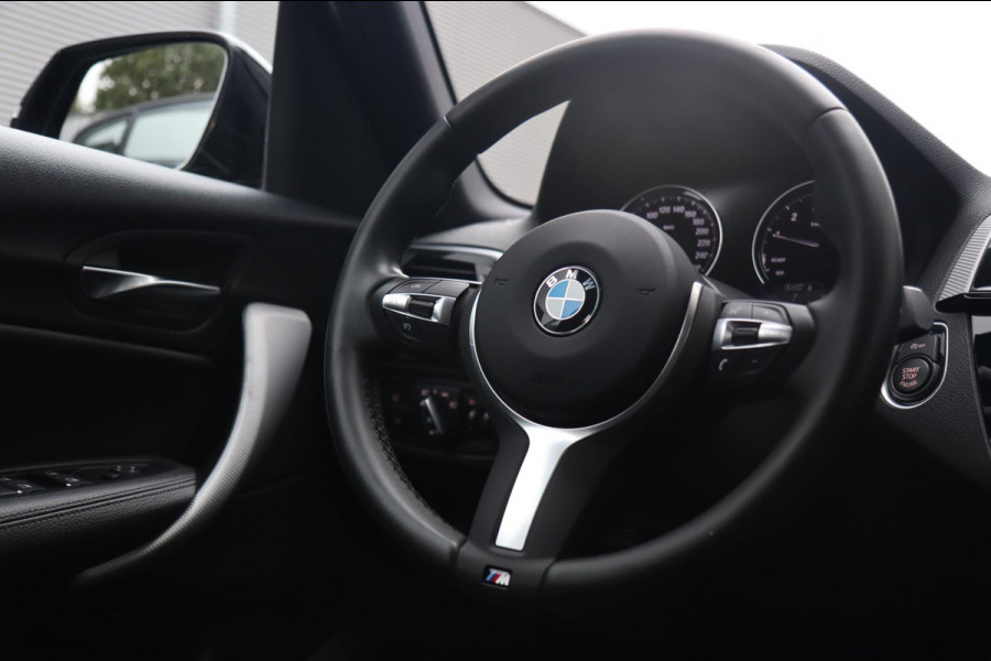 BMW 1-serie 116i Edition M Sport Shadow / LEDER / NAVI / PDC / KEURIGE AUTO BMW 1-serie 116i Edition M Sport Shadow / LEDER / NAVI / PDC / KEURIGE AUTO