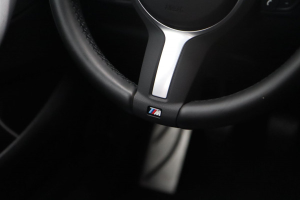 BMW 1-serie 116i Edition M Sport Shadow / LEDER / NAVI / PDC / KEURIGE AUTO BMW 1-serie 116i Edition M Sport Shadow / LEDER / NAVI / PDC / KEURIGE AUTO