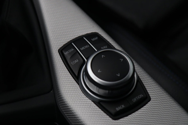 BMW 1-serie 116i Edition M Sport Shadow / LEDER / NAVI / PDC / KEURIGE AUTO BMW 1-serie 116i Edition M Sport Shadow / LEDER / NAVI / PDC / KEURIGE AUTO