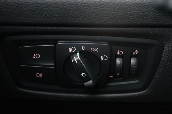 BMW 1-serie 116i Edition M Sport Shadow / LEDER / NAVI / PDC / KEURIGE AUTO BMW 1-serie 116i Edition M Sport Shadow / LEDER / NAVI / PDC / KEURIGE AUTO